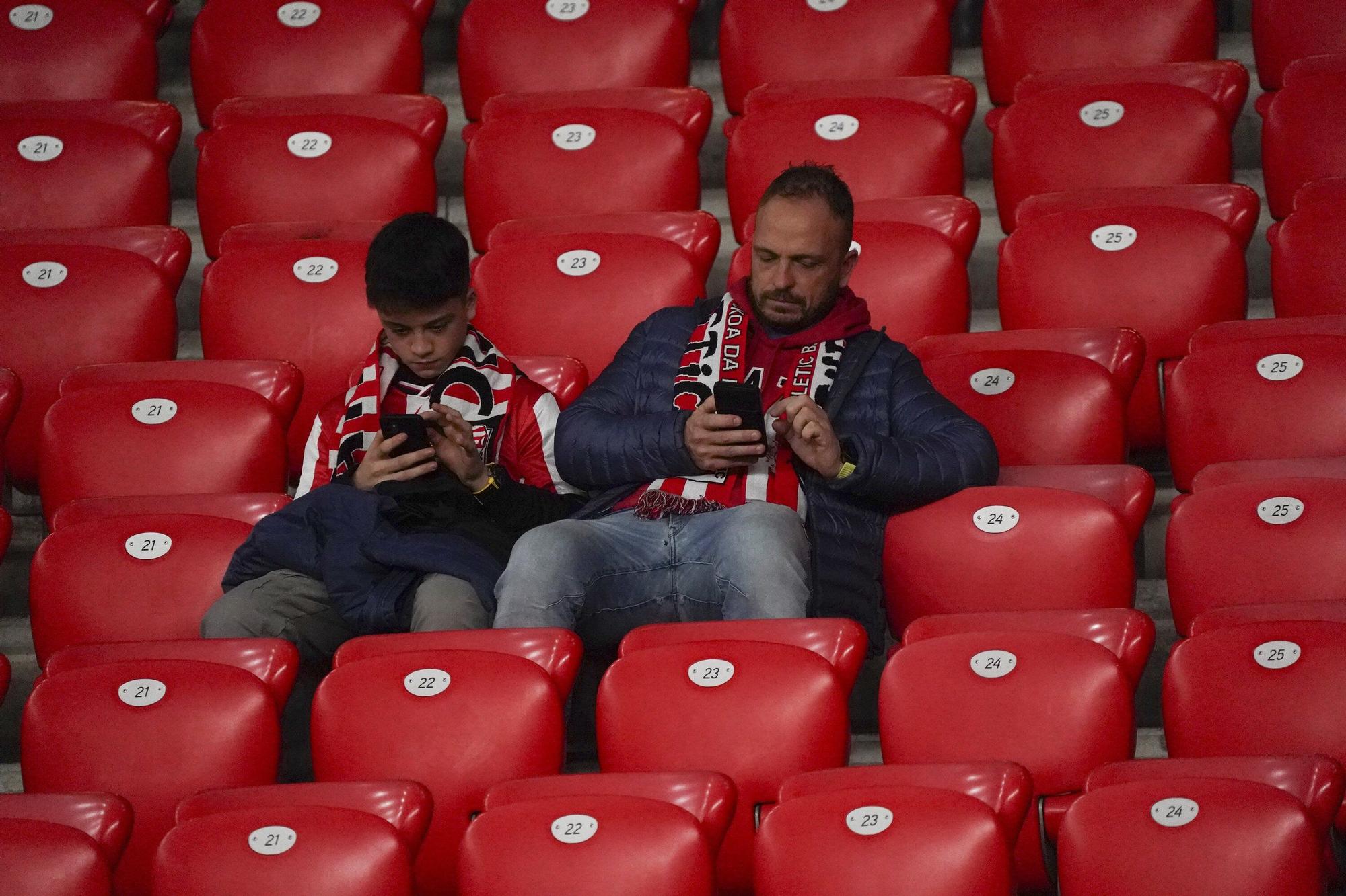 ¿Has estado en San Mamés viendo el Athletic-Atlético? Búscate en nuestra galería