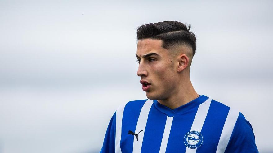 Un hat-trick de Unai Ropero lidera la goleada del Alavés B