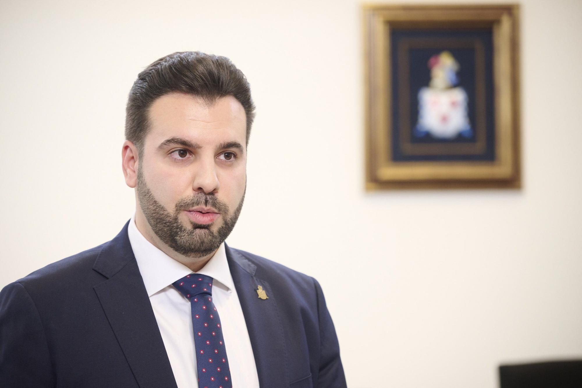 Homenaje a los tres exalcaldes de Zizur Mayor