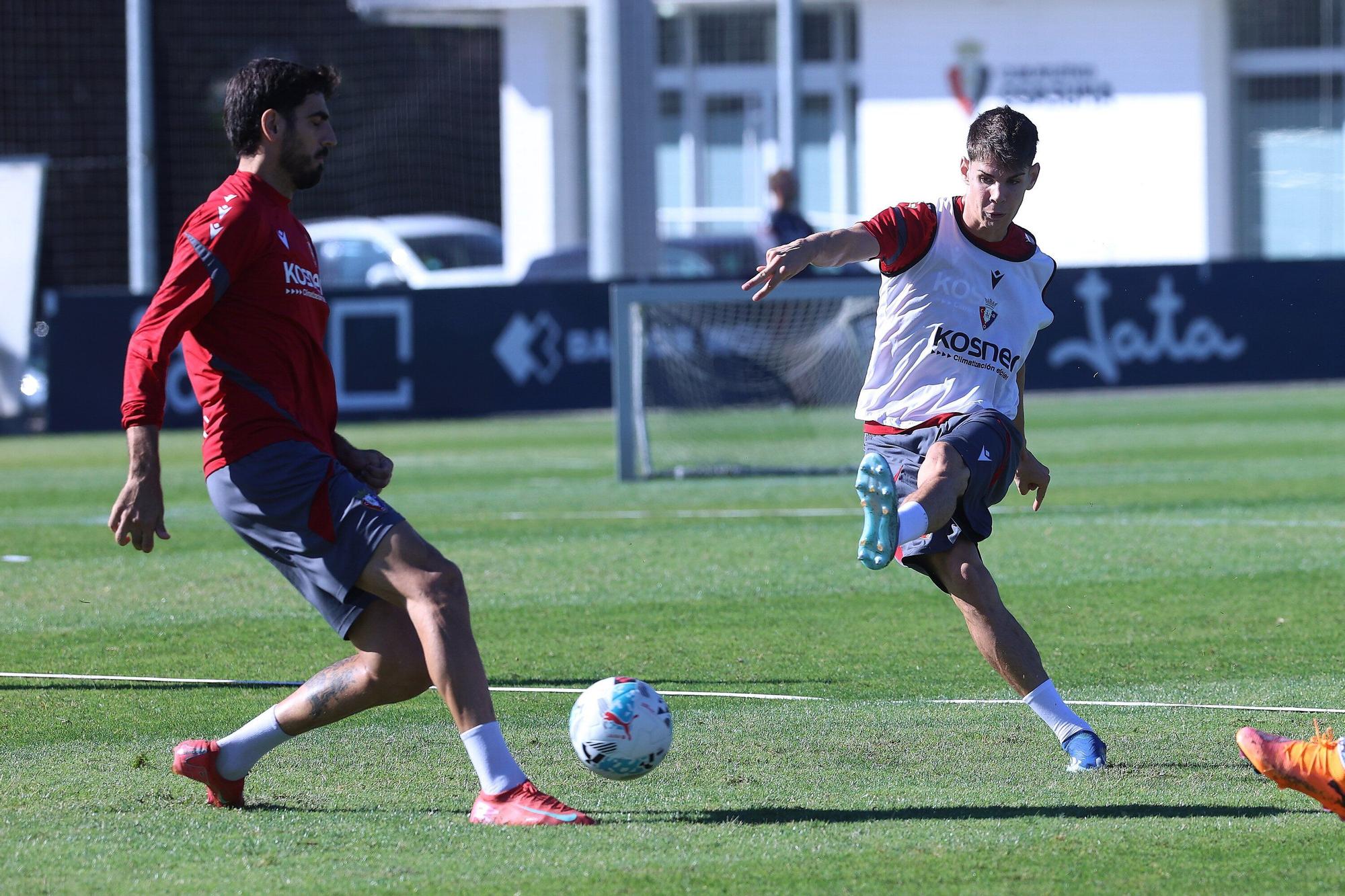 Fotos del entrenamiento de Osasuna (lunes 6 de octubre de 2025)
