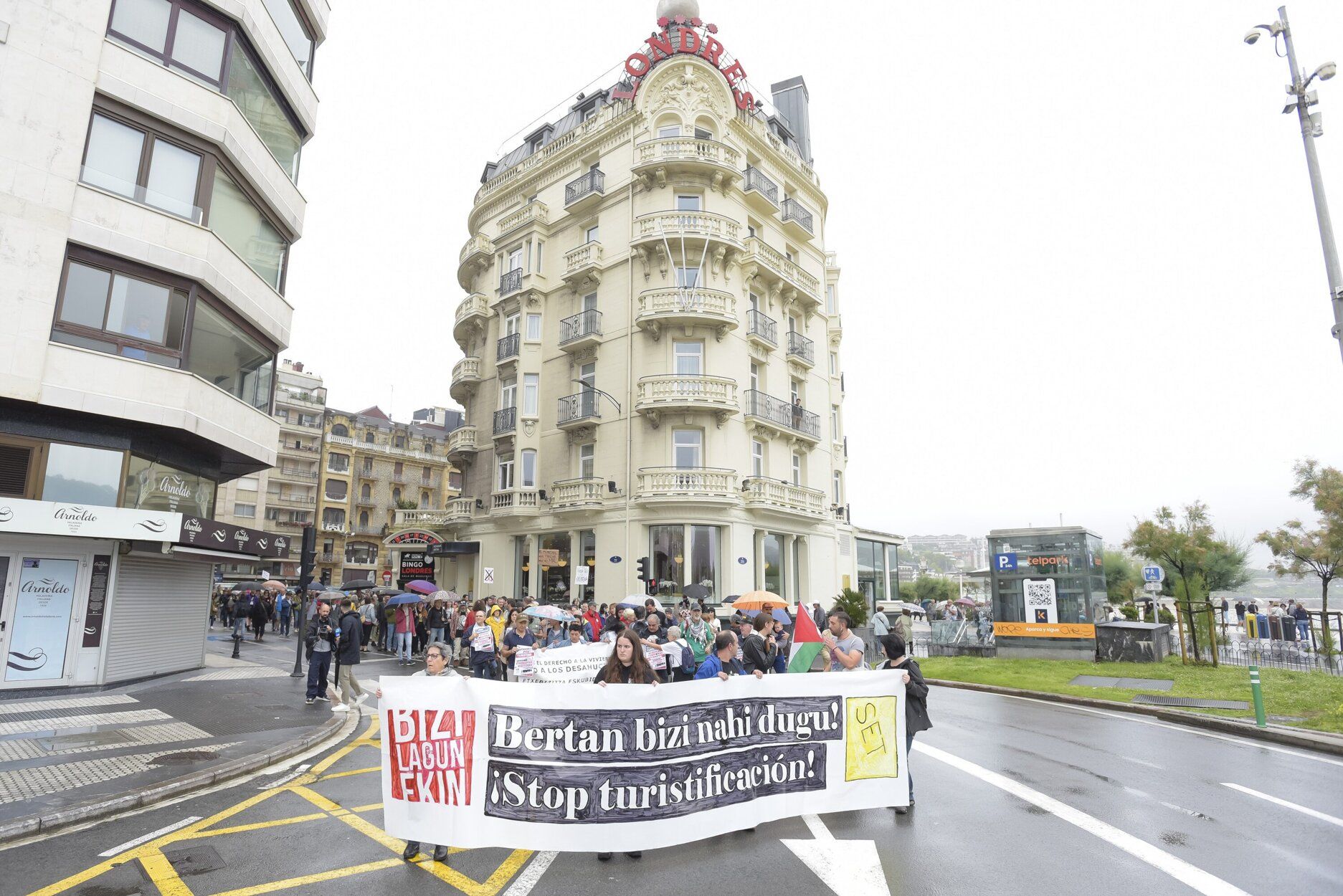 Donostia sale a la calle para protestar en contra de la turistificación