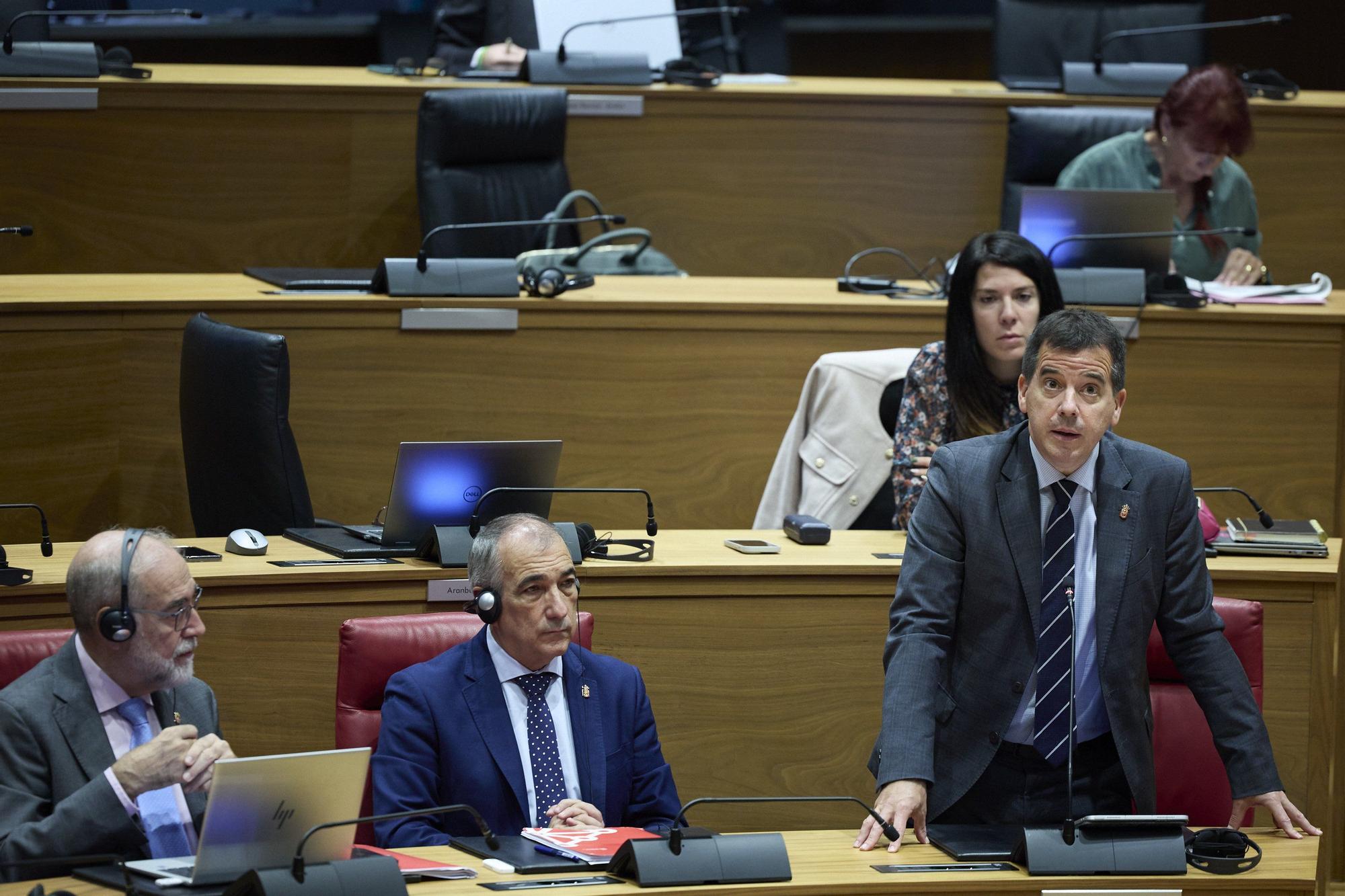 Fotos del pleno del Parlamento de Navarra (jueves 23 de octubre de 2025)