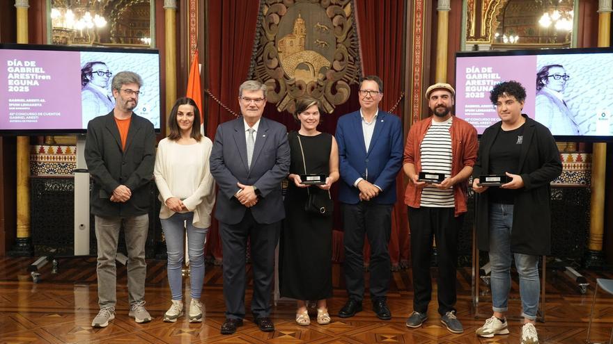 Bilbao homenajea  a Gabriel Aresti en el 50 aniversario de su muerte