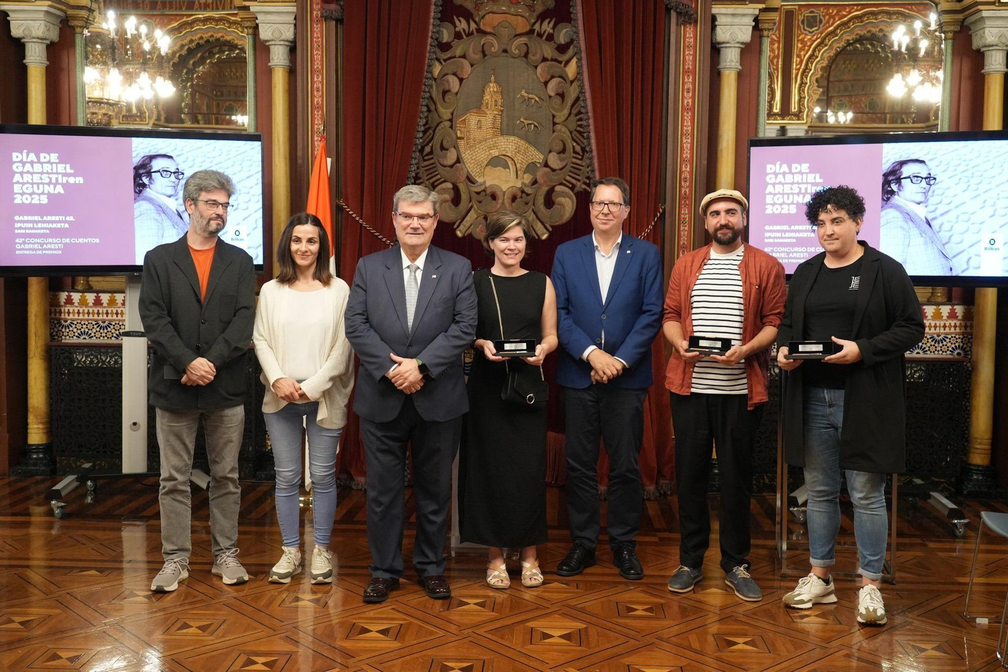 Fernando Tarancón, Karmele Mitxelena, Juan Mari Aburto, Mª M. Sebastián, Gonzalo Olabarria, Ugaitz Agirre y Ariane Kamio.