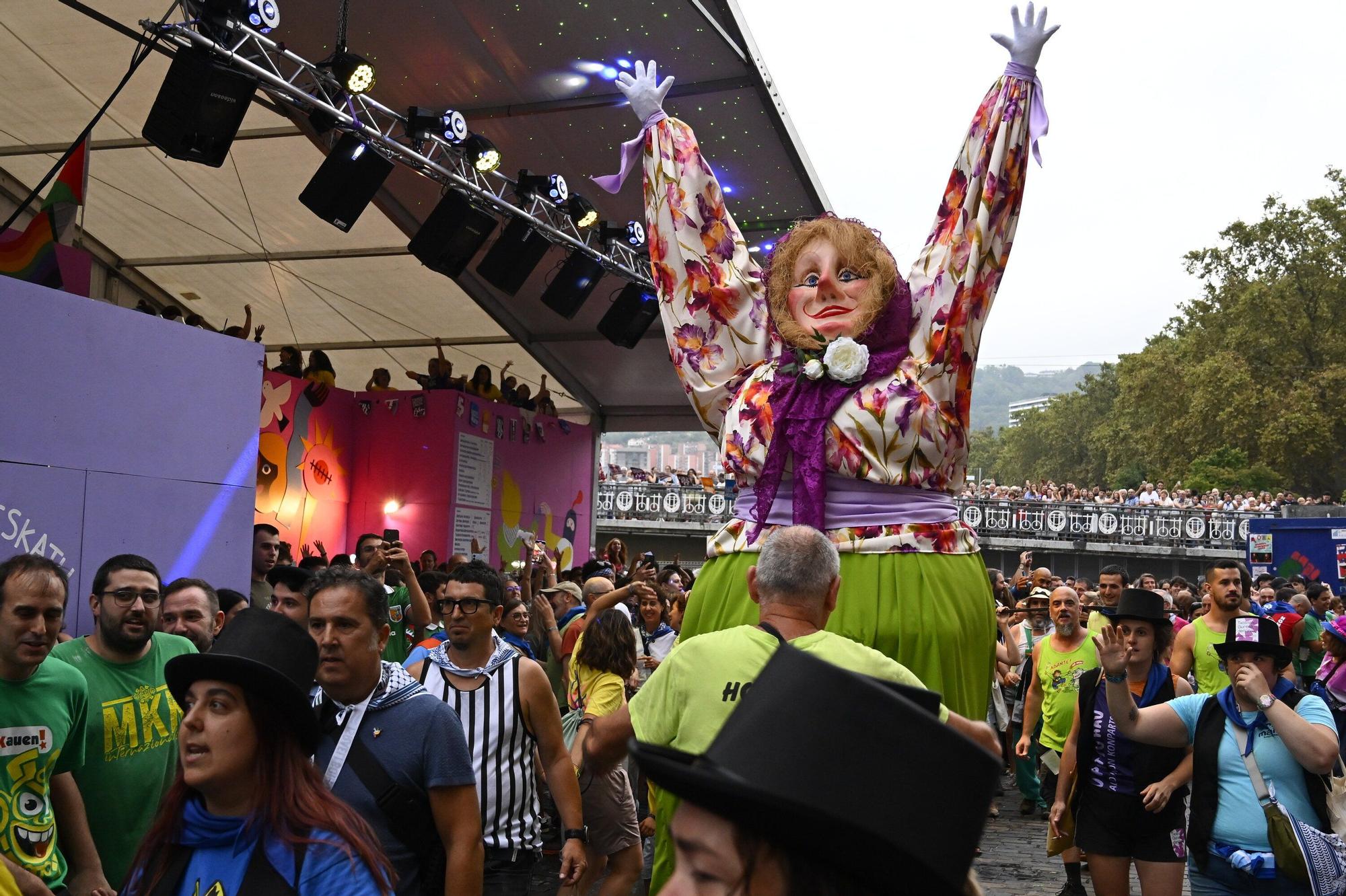 Bilbao está de fiesta: fotos del primer día de Aste Nagusia 2025