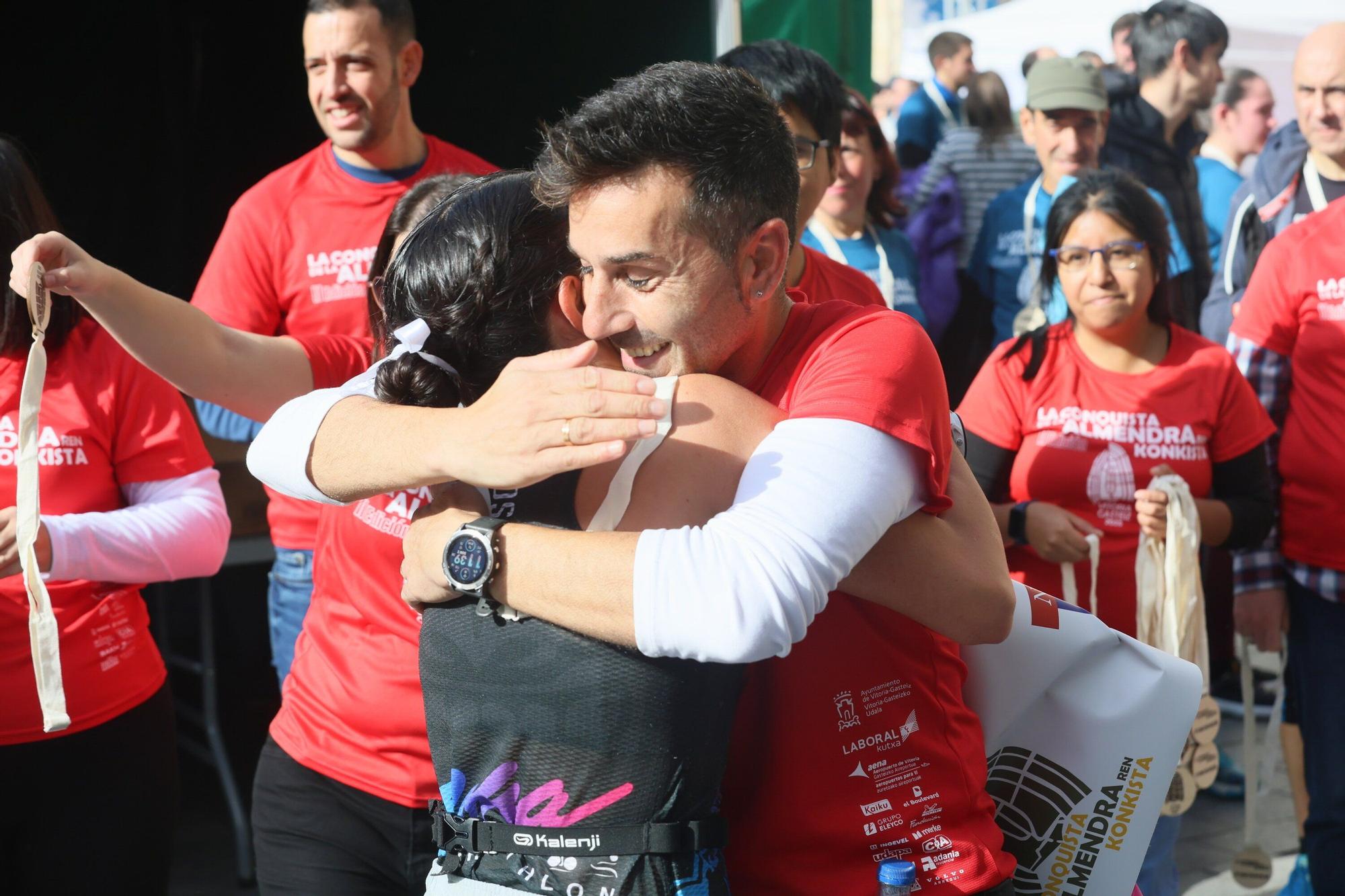 En imágenes: Miles de personas participan en La Conquista de la Almendra