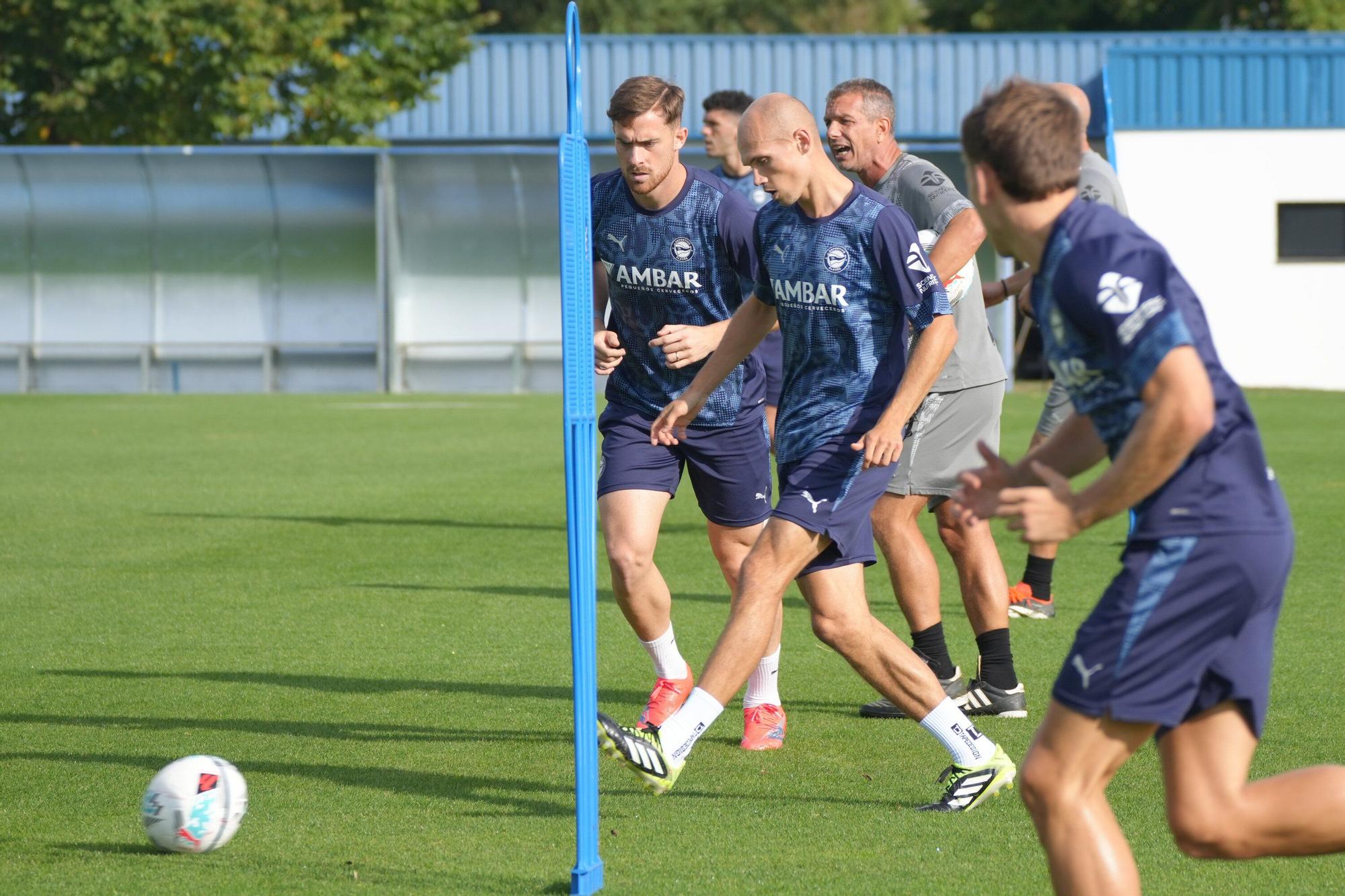 En imágenes: El Alavés se ejercita en Ibaia durante el parón de selecciones