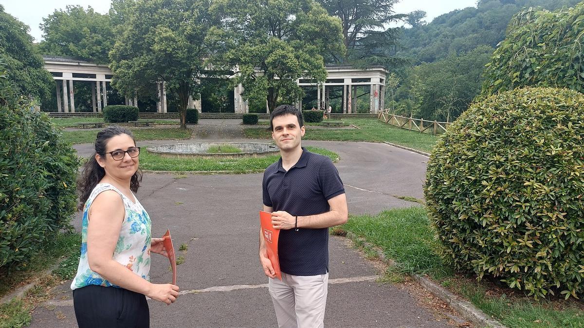 Los concejales socialistas en el Ayuntamiento de Galdakao, Nerea Teruelo y Víctor Trimiño