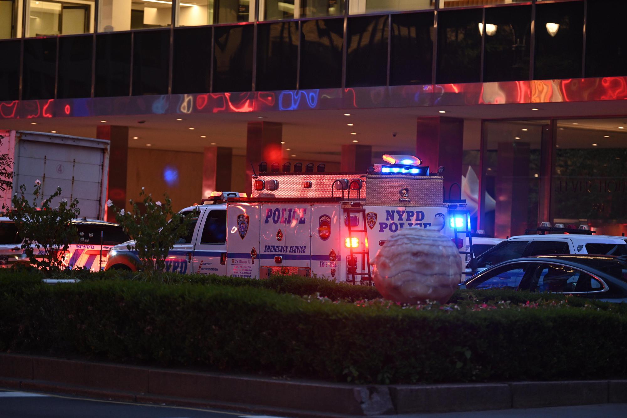 El dispositivo policial desplegado en Nueva York durante la alerta por el tiroteo.