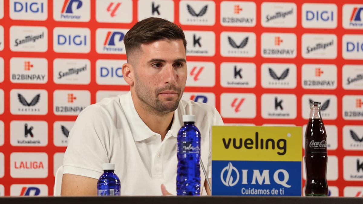 Jesús Areso durante la rueda de prensa en la que ha sido presentado como jugador del Athletic