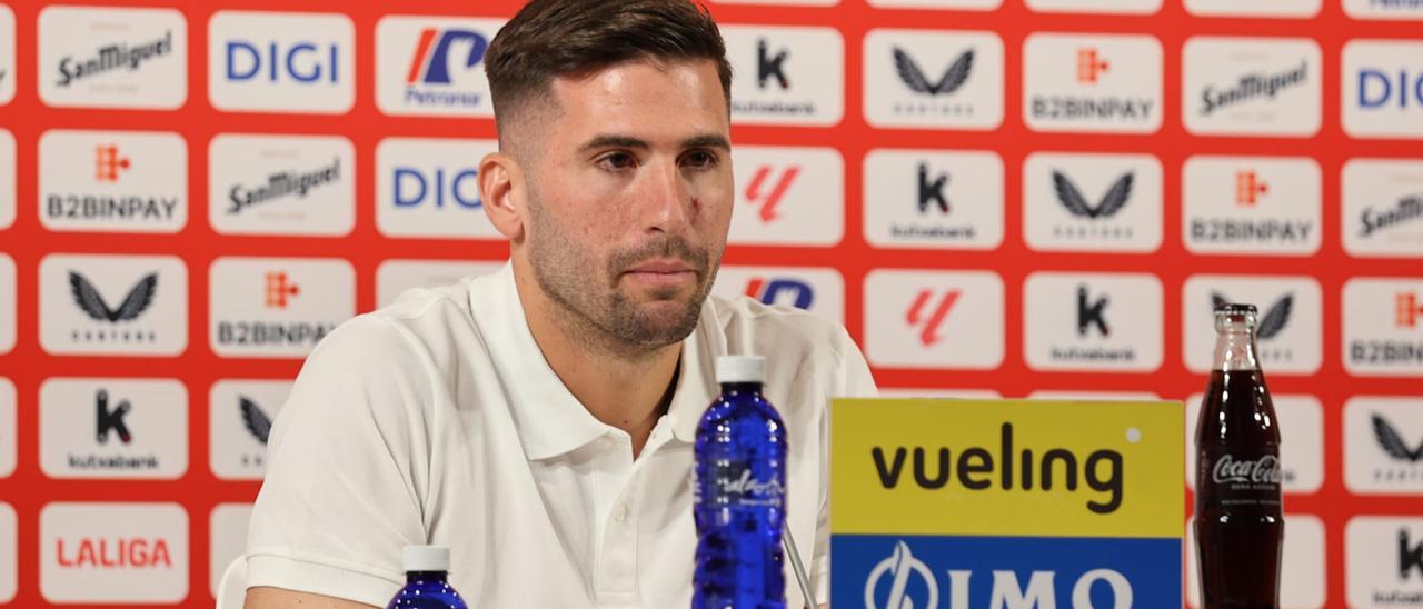 Relevo escalonado en el lateral derecho del Athletic