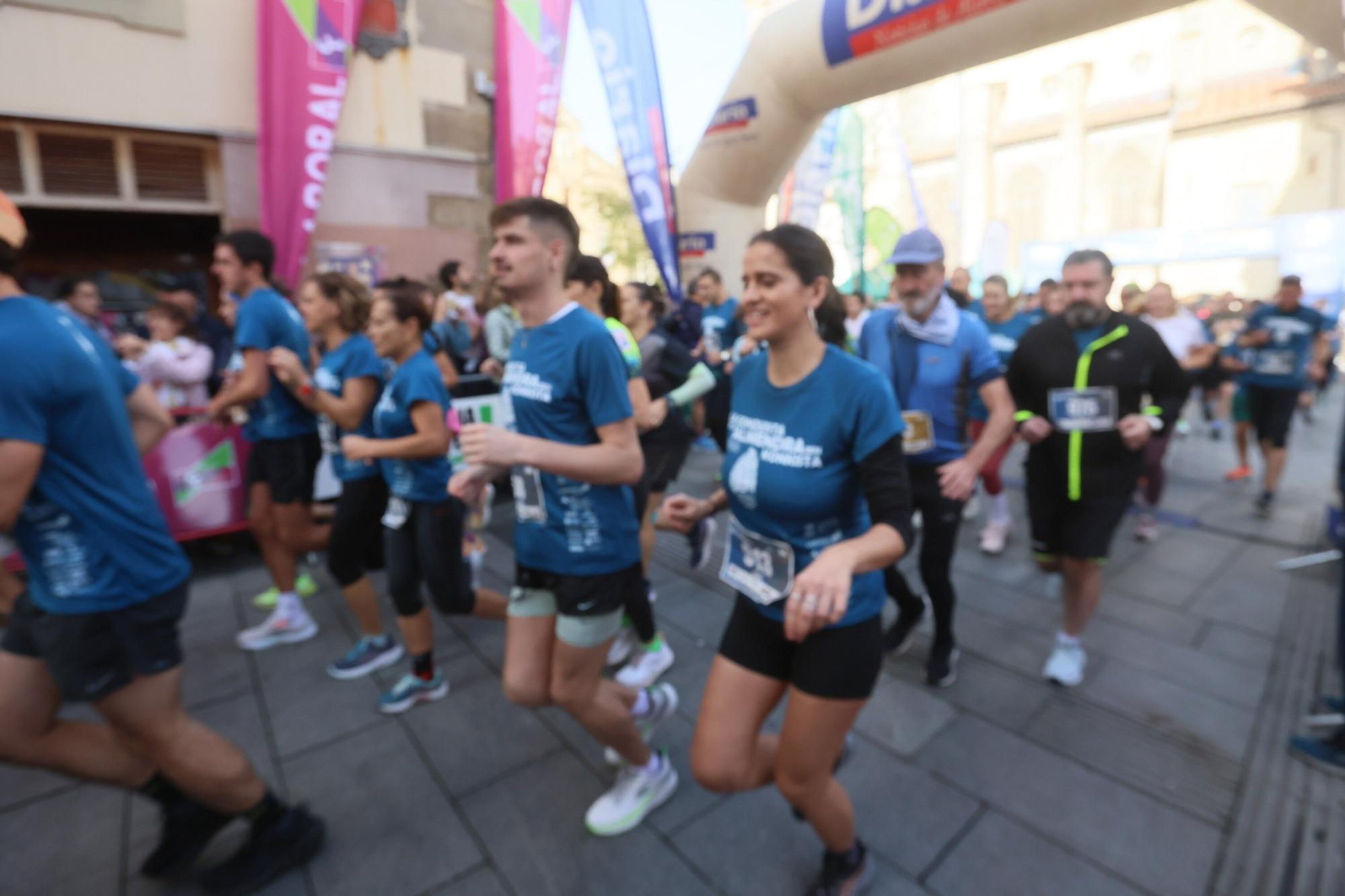 En imágenes: Miles de personas participan en La Conquista de la Almendra