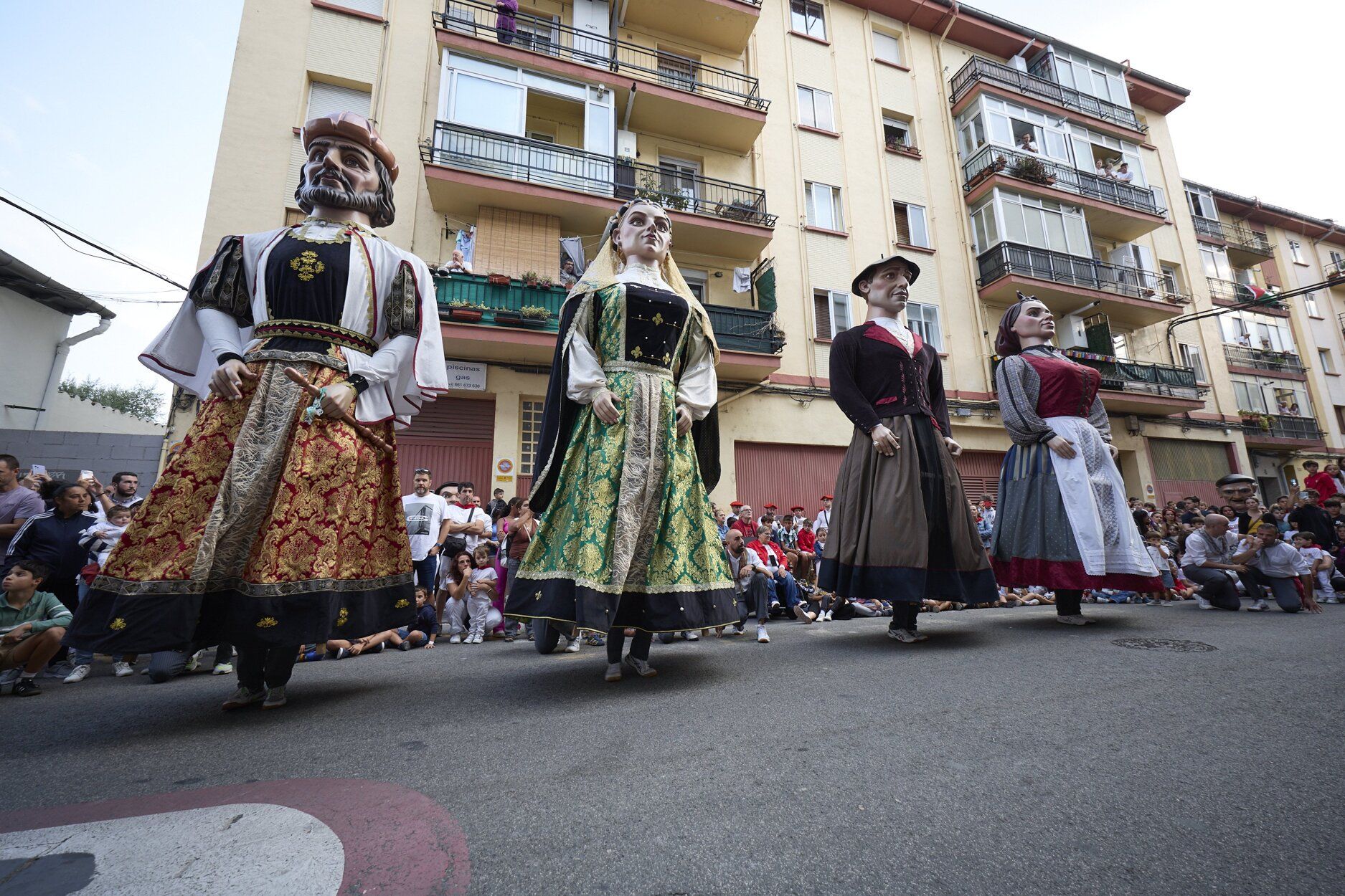 Fotos de la despedida de los gigantes en fiestas de Burlada