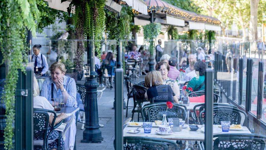 El mercado laboral echa el freno en el Estado: el paro solo desciende en 1.357 personas en julio
