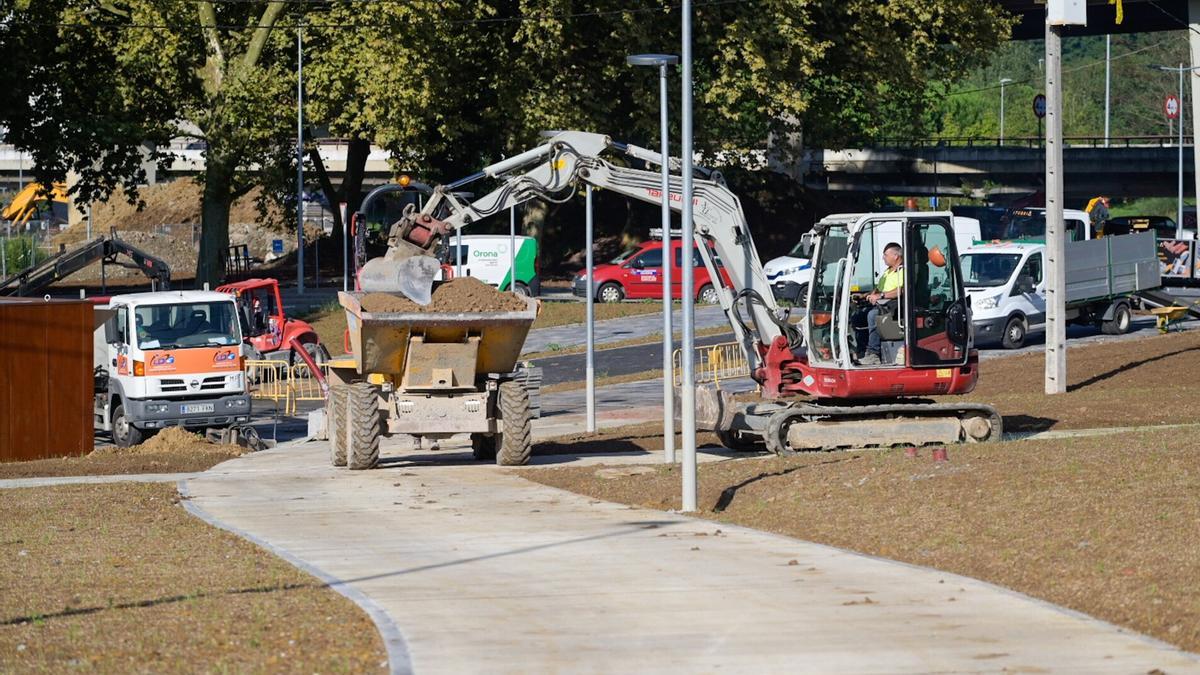 Las excavadoras no cesas en su tarea para urbanizar Ciudad Jardín