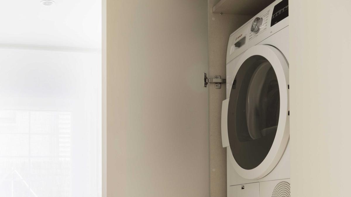 Secadora y lavadora &#039;escondidas&#039; tras un armario.