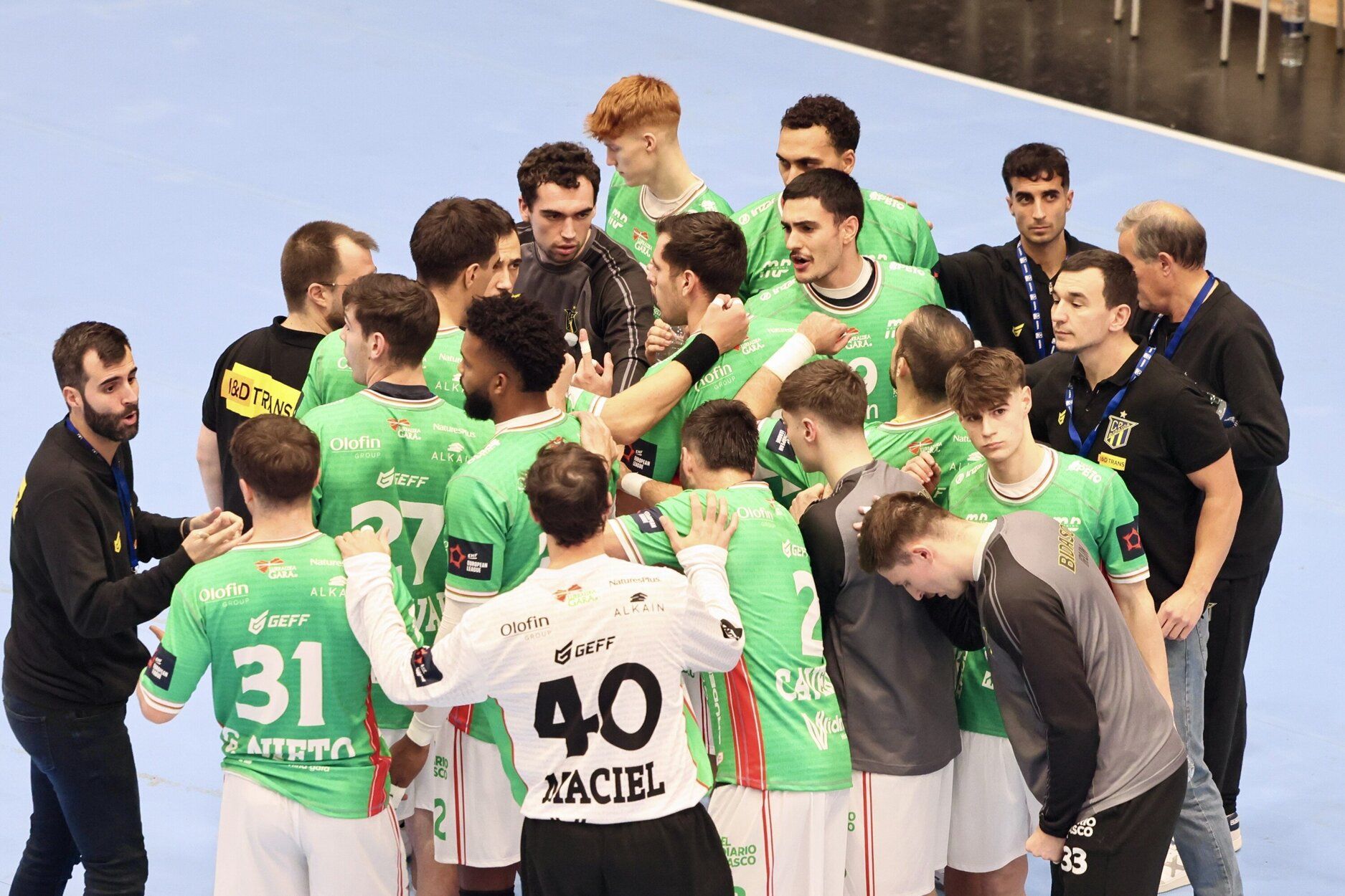 Gran victoria de un Bidasoa vestido de llamativo verde ante el Atlético Valladolid