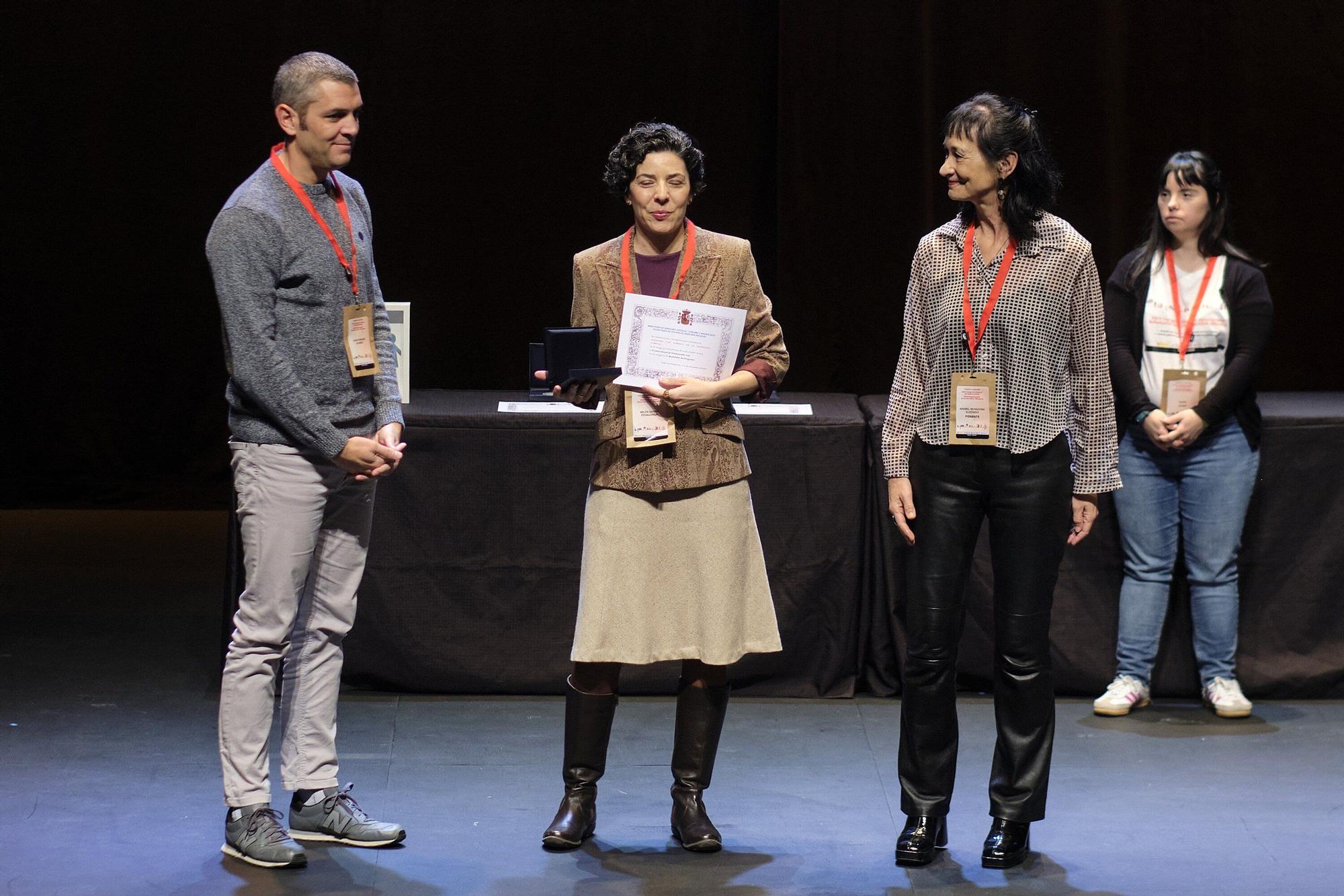 Fotos de la entrega de entrega de la Distinción Persona Voluntaria de Navarra al cirujano pediátrico Carlos Bardají