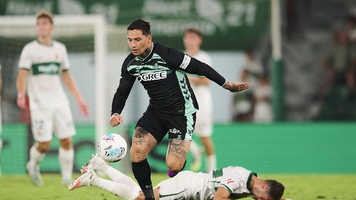 El Chimy, durante un partido con el Betis. El Chimy, durante un partido con el Betis.