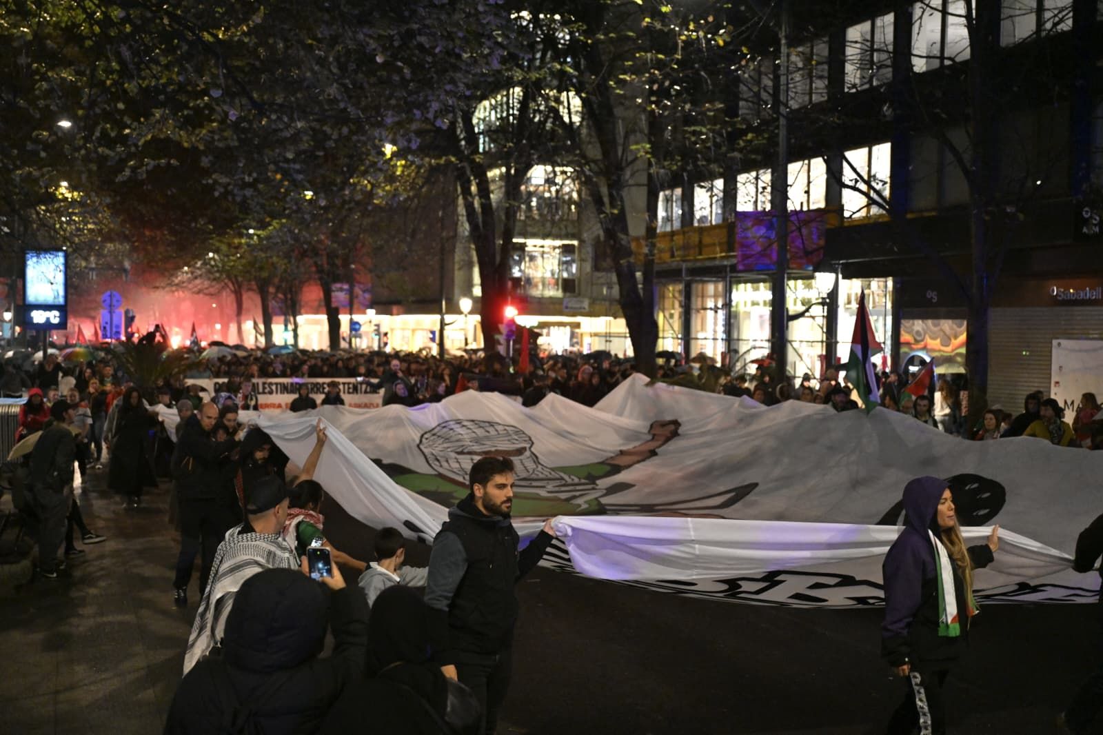 Cientos de personas marchan en Bilbao en apoyo a Palestina