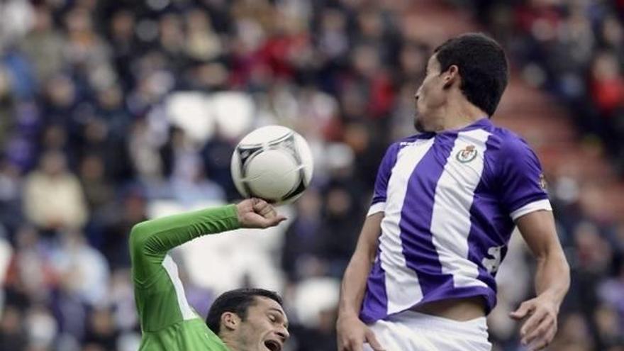 El Valladolid mantiene su renta pese a estar una media hora con diez