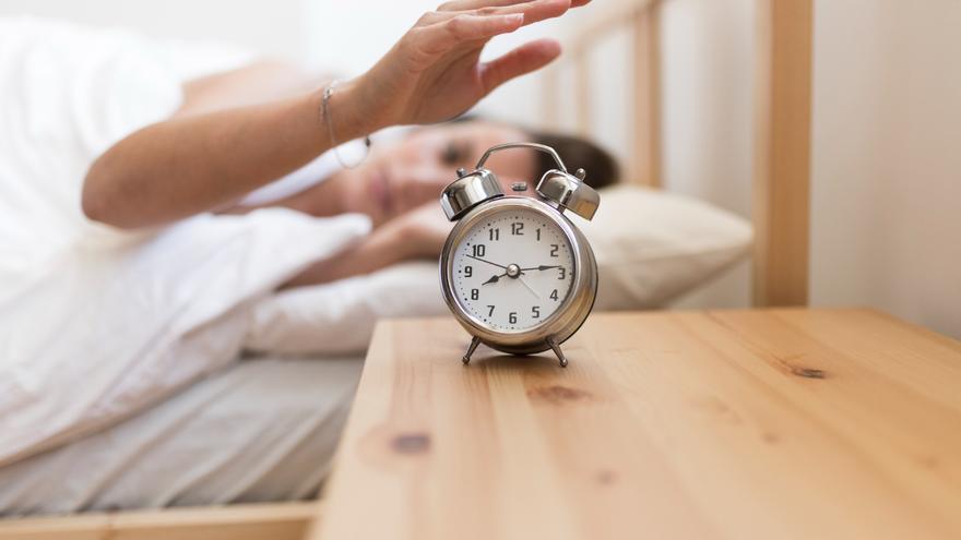 ¿Por qué cuesta tanto madrugar? La solución para despertar fácilmente