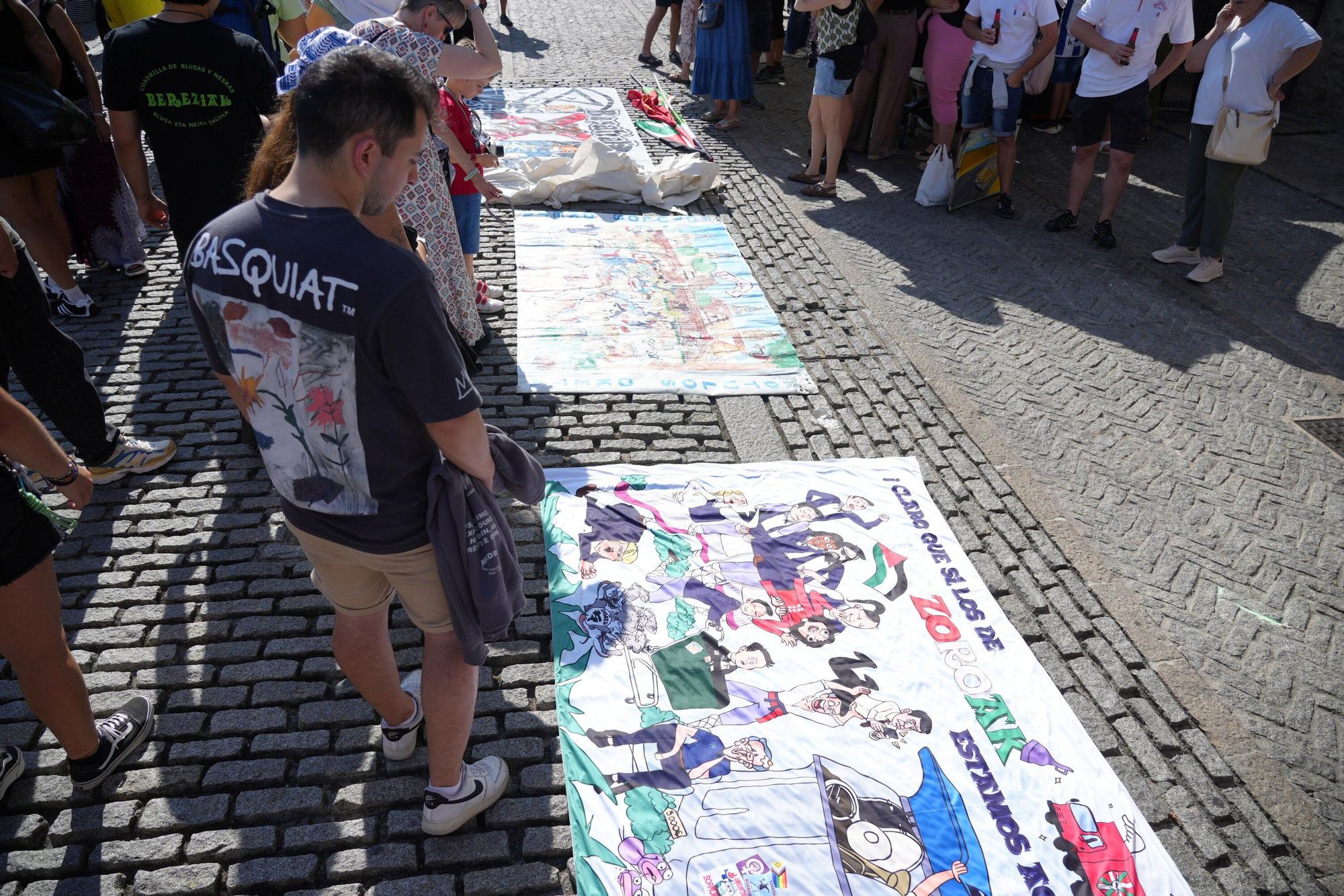 En imágenes: Las pancartas de blusas y neskas estrenan concurso en El Machete