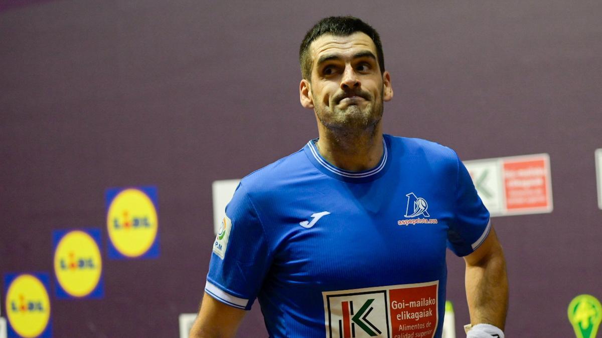 Jokin Altuna se lleva el bronce del Cuatro y Medio tras derrotar a Joseba Ezkurdia en Arrasate.