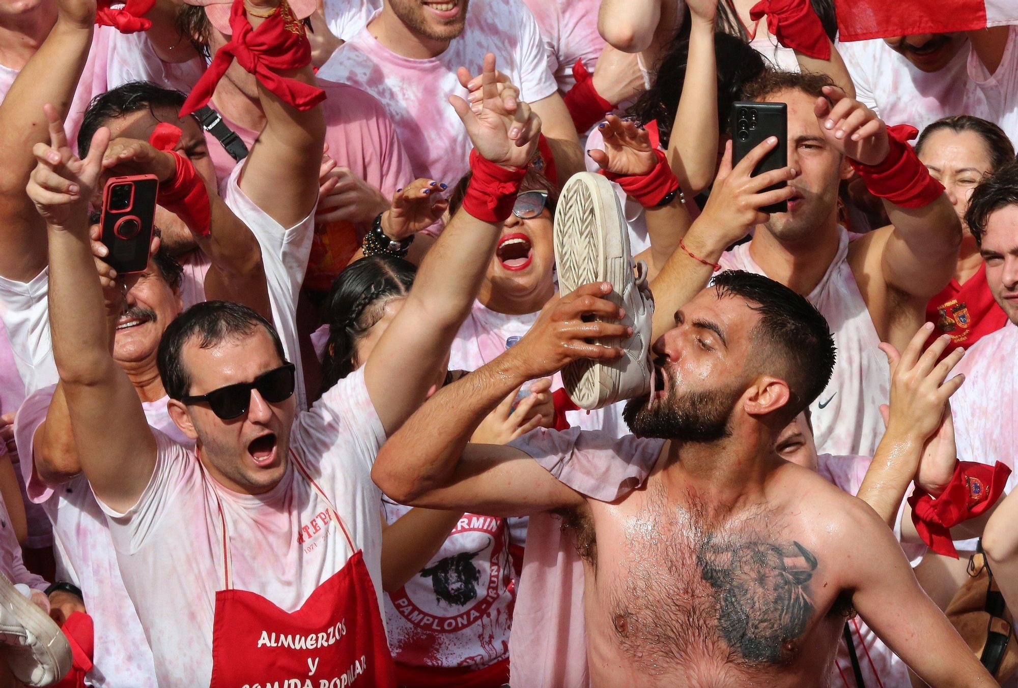 Fotos del  Chupinazo de San Fermín 2025 en Pamplona: ¡La fiesta más internacional se enciende con un grito solidario por Palestina!