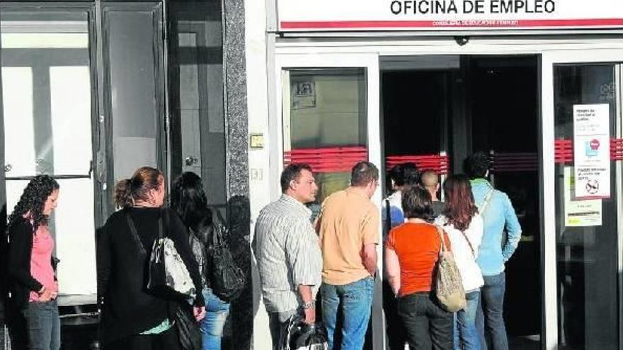 Entre enero y junio se retiró la prestación a 60.000 parados, un 14,8% más que el año pasado.