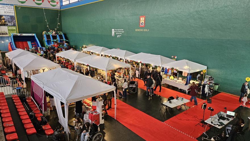 Alta participación y buenas ventas en el Mercado Navideño de Bermeo