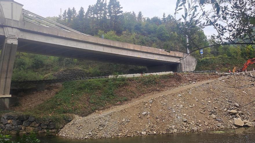 Cierre puntual de la AP-1 en dirección a Behobia la noche del miércoles por las obras en el viaducto de Maltzaga
