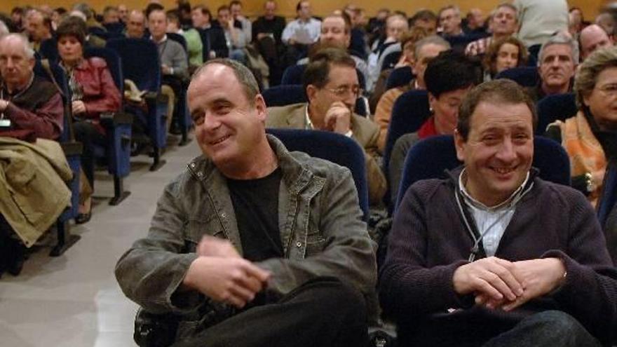 Foto de archivo de Patxi Ezkiaga Ormazabal (d), junto a Joseba Egibar (i) durante la Asamblea Territorial del PNV.