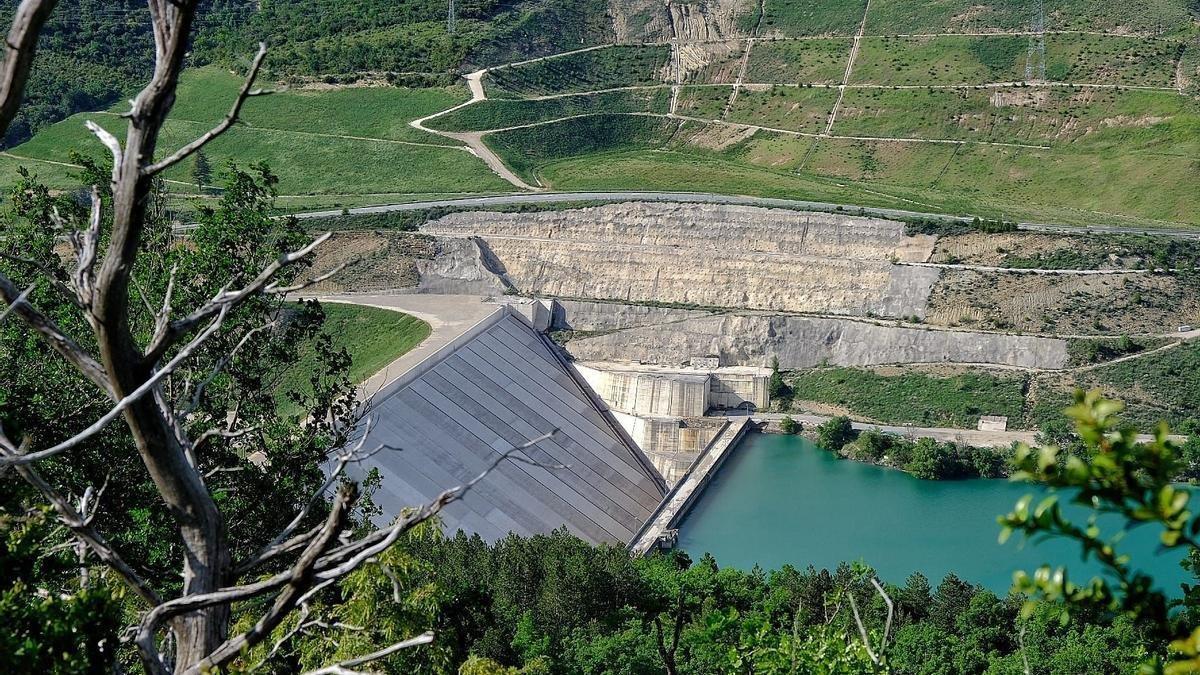 Vista del embalse de Yesa.