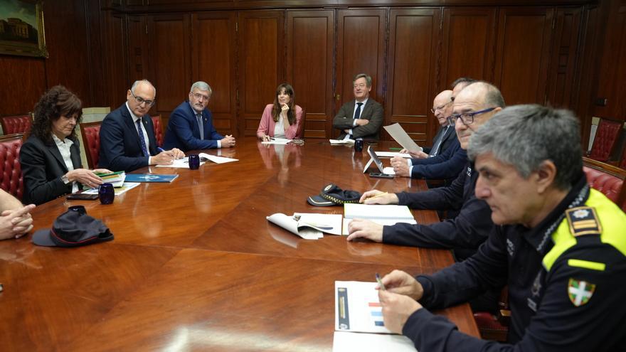 Policía Local y Ertzaintza refuerzan su estrategia conjunta tras analizar los datos delincuenciales en Vitoria