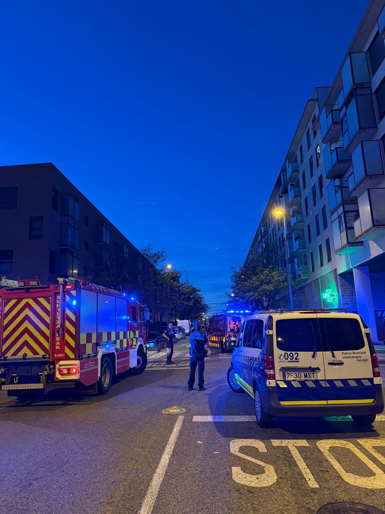 Fotos del incendio en una vivienda de Buztintxuri