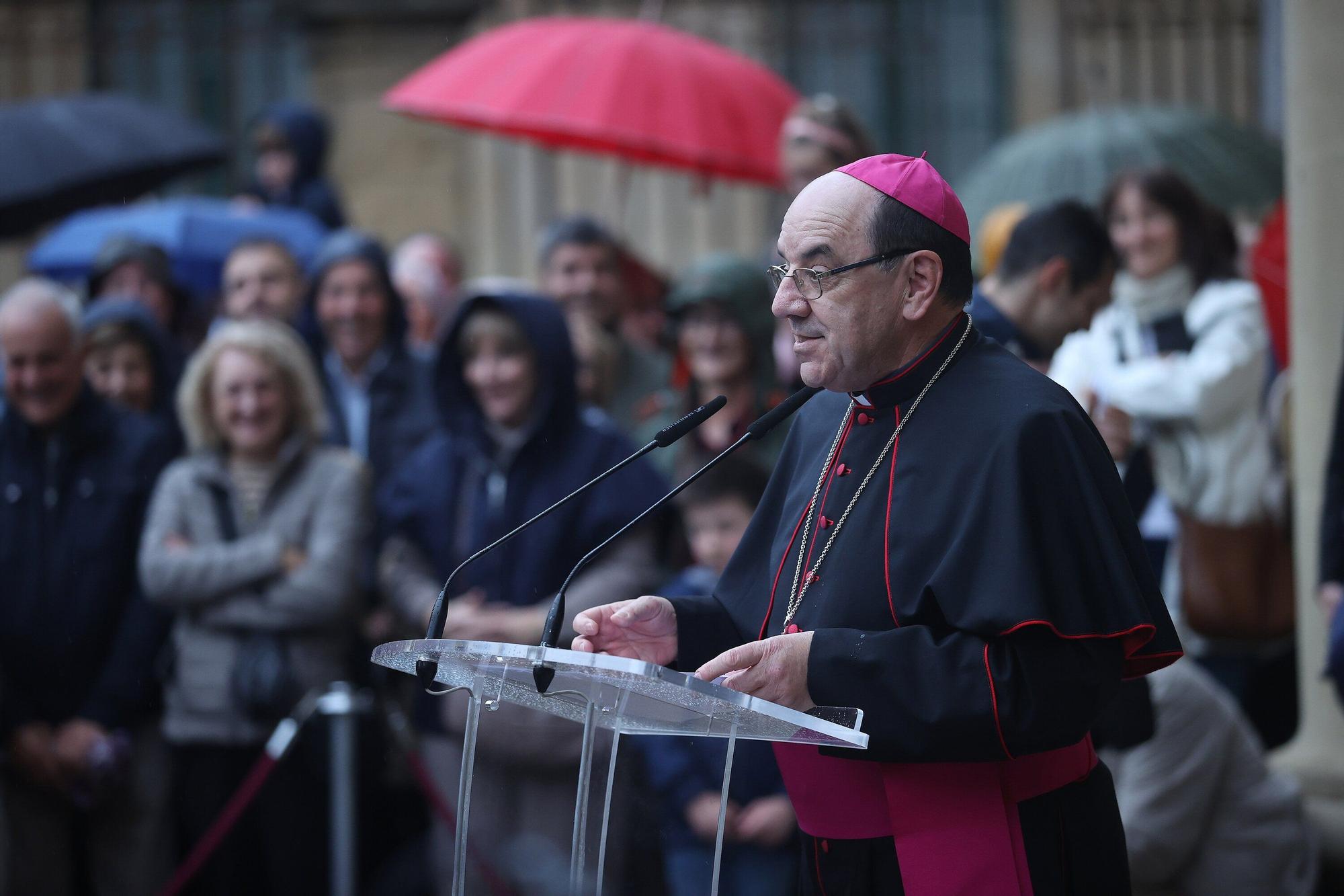 La Catedral de Pamplona presenta en público los gigantes que tuvo hace siglos