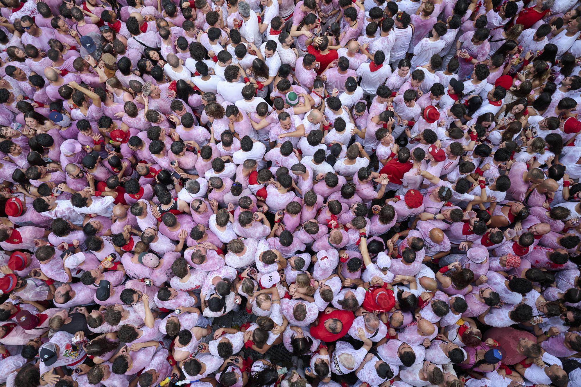 Fotos del  Chupinazo de San Fermín 2025 en Pamplona: ¡La fiesta más internacional se enciende con un grito solidario por Palestina!