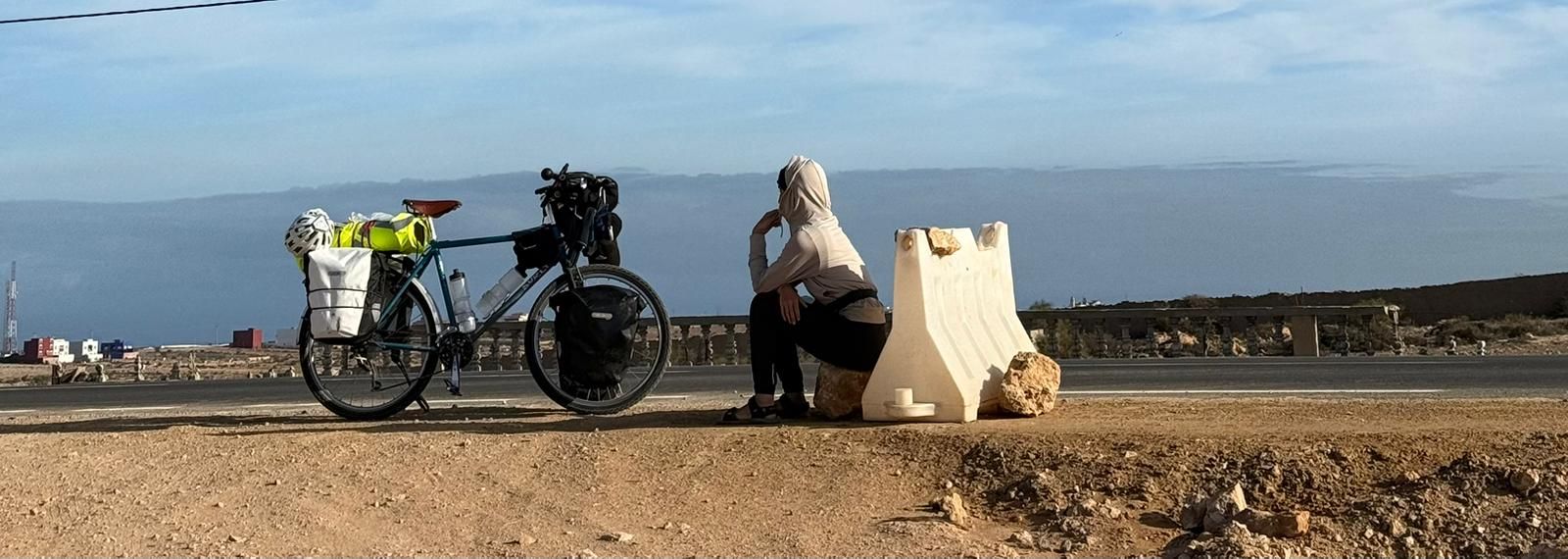 En la actualidad está inmersa en un viaje con su bicicleta por el continente africano.