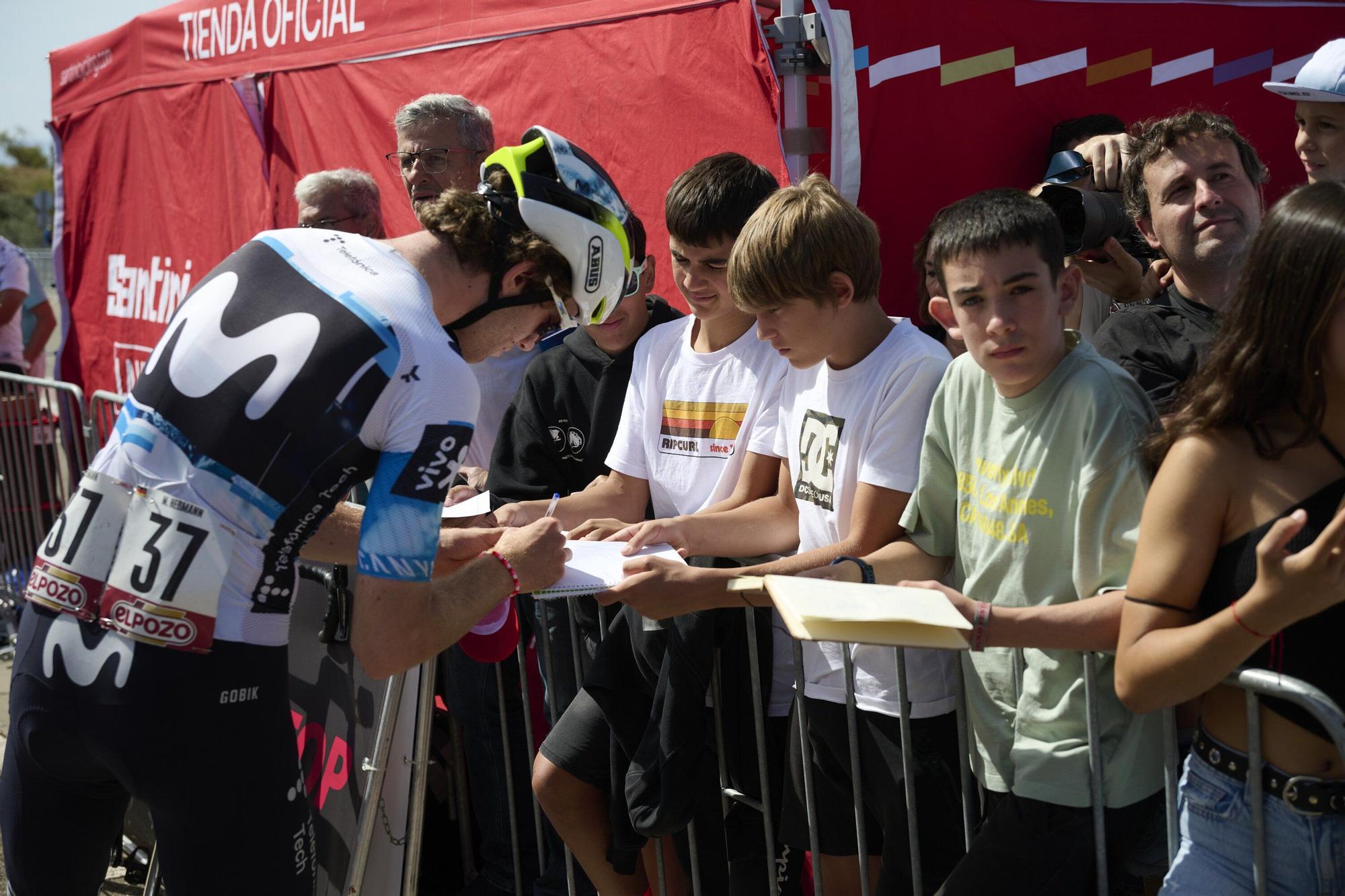 Fotos de la etapa navarra de La Vuelta 25 entre Sendaviva y Larra - Belagua