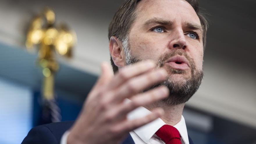 Vance pide a Israel "respetar" el proceso de paz con Irán