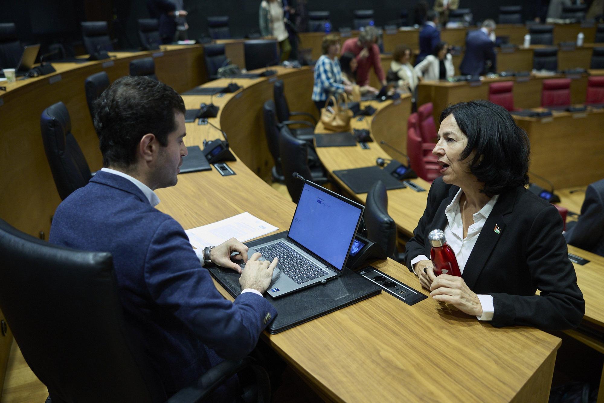 Fotos del pleno del Parlamento de Navarra del jueves 30 de octubre