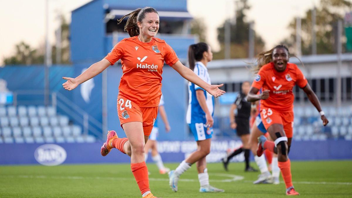 Aiara Agirrezabala celebra el gol que anotó ante el Espanyol.