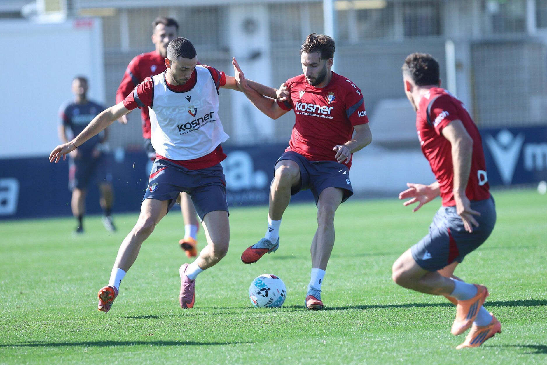 Fotos del entrenamiento de Osasuna (14/10/2025)