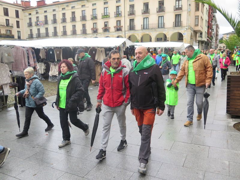 La marcha contra el cáncer de Urretxu y Zumarraga, en imágenes