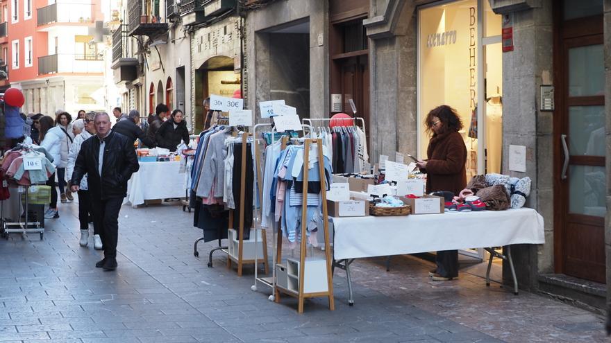 El comercio de Elgoibar luce músculo con una ginkana con 5.000 euros en bonos de compra y una feria del stock