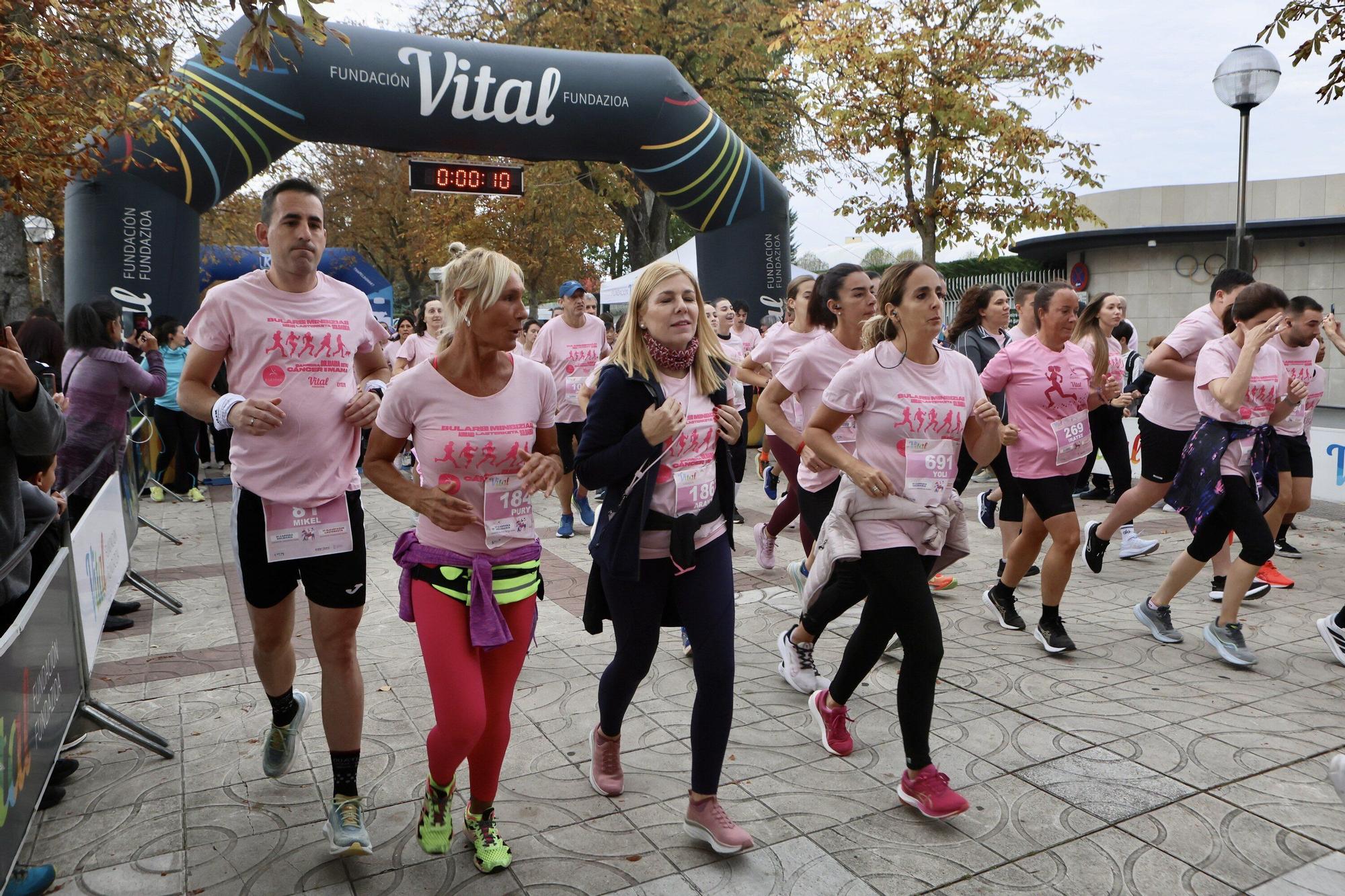 En imágenes: Vitoria se vuelca con la VI Carrera Solidaria contra el Cáncer de Mama