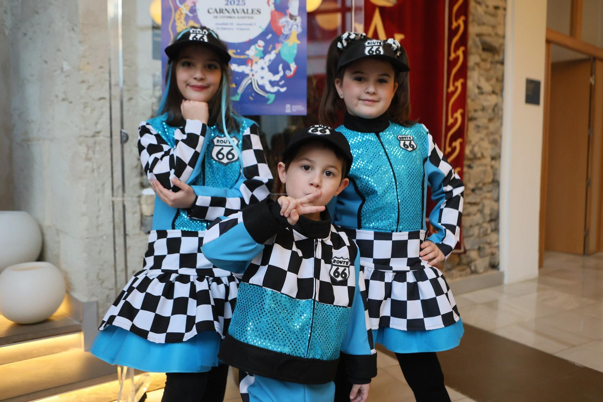 En imágenes: Presentación de Carnaval de las comparsas en el Palacio Villa Suso