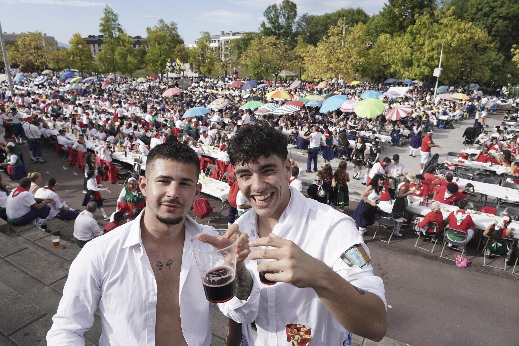 Más de 3.600 personas en la comida de cuadrillas de Basauri: “Es es indescriptible, se nos está yendo de las manos”