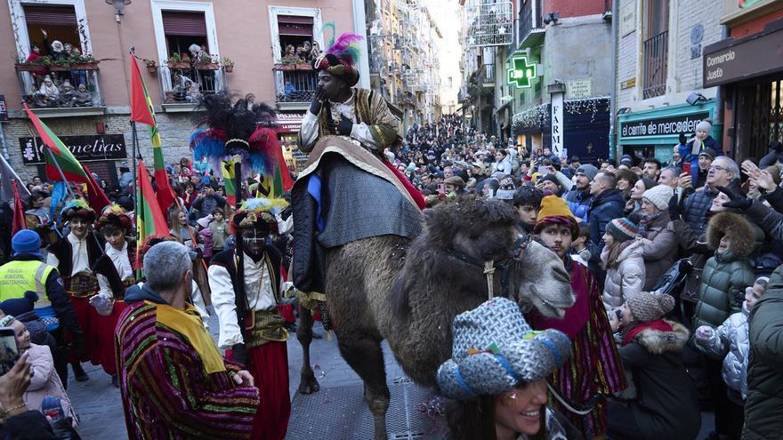 Critican el uso de camellos como "photocall" en Pamplona